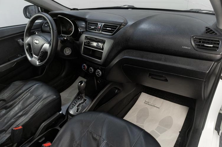 KIA Rio 15 из 17