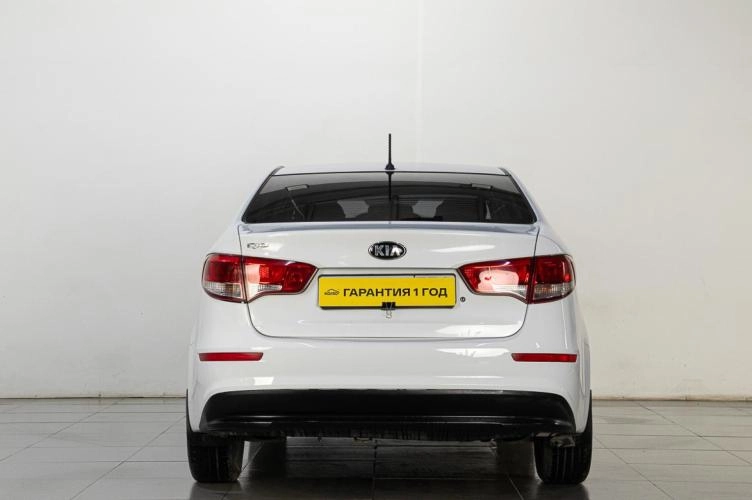 KIA Rio 5 из 17