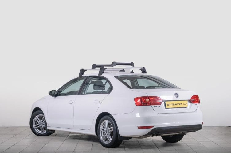 Volkswagen Jetta 5 из 6