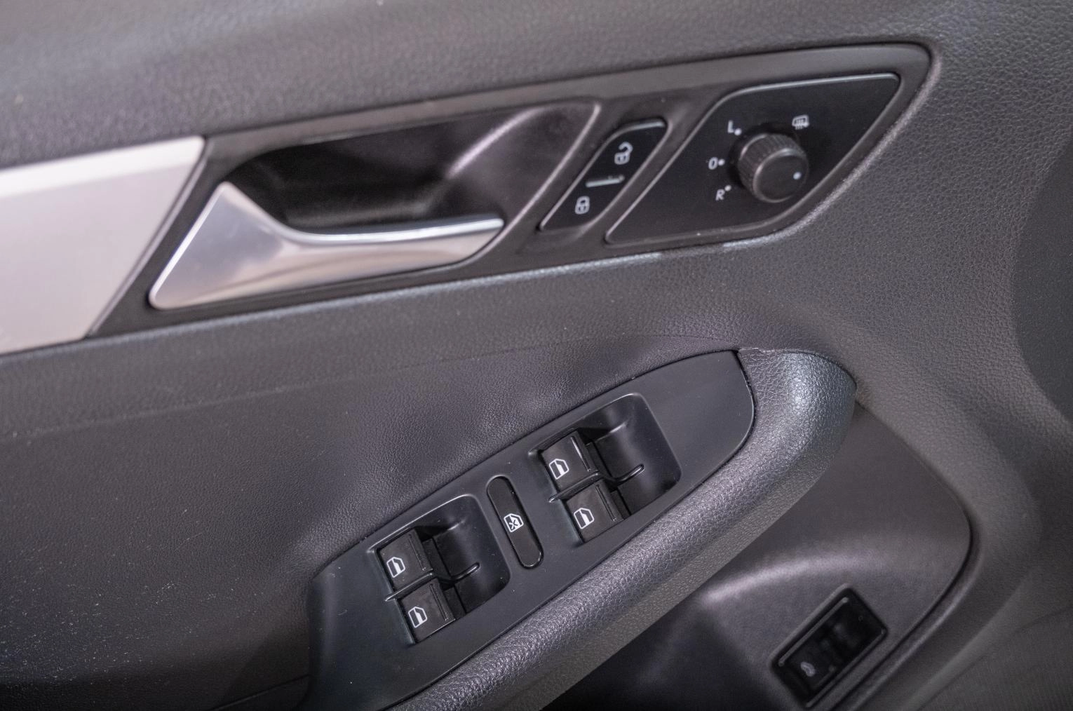 Volkswagen Jetta 16 из 20