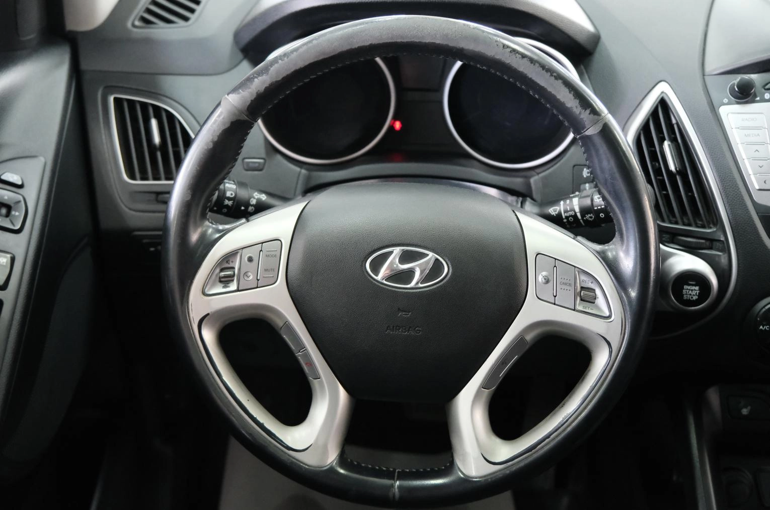 Hyundai ix35 12 из 26