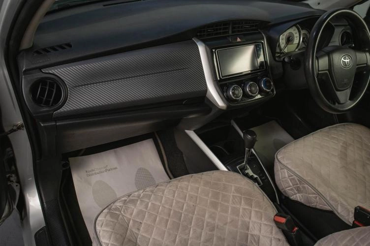 Toyota Corolla Fielder 17 из 19