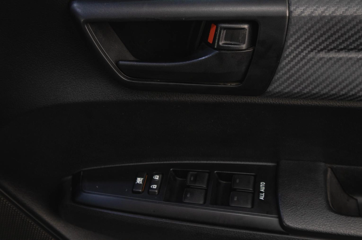 Toyota Corolla Fielder 8 из 19