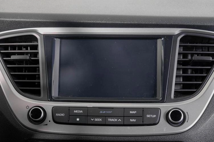 Hyundai Solaris 18 из 22