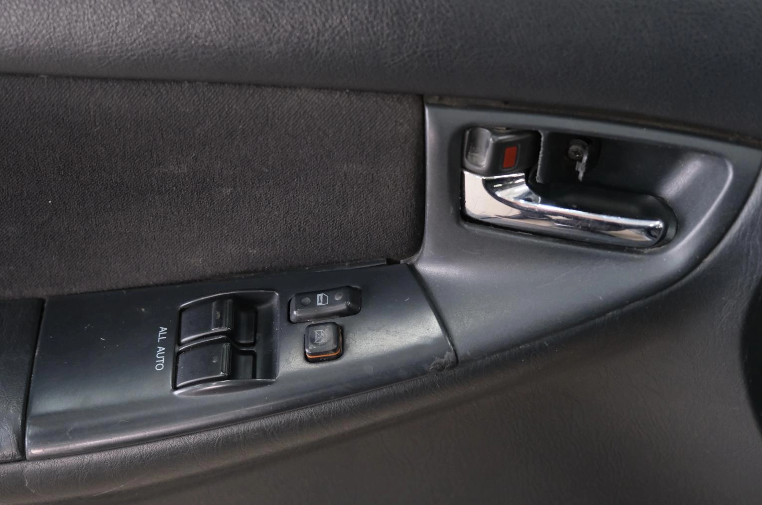 Toyota Corolla 8 из 21