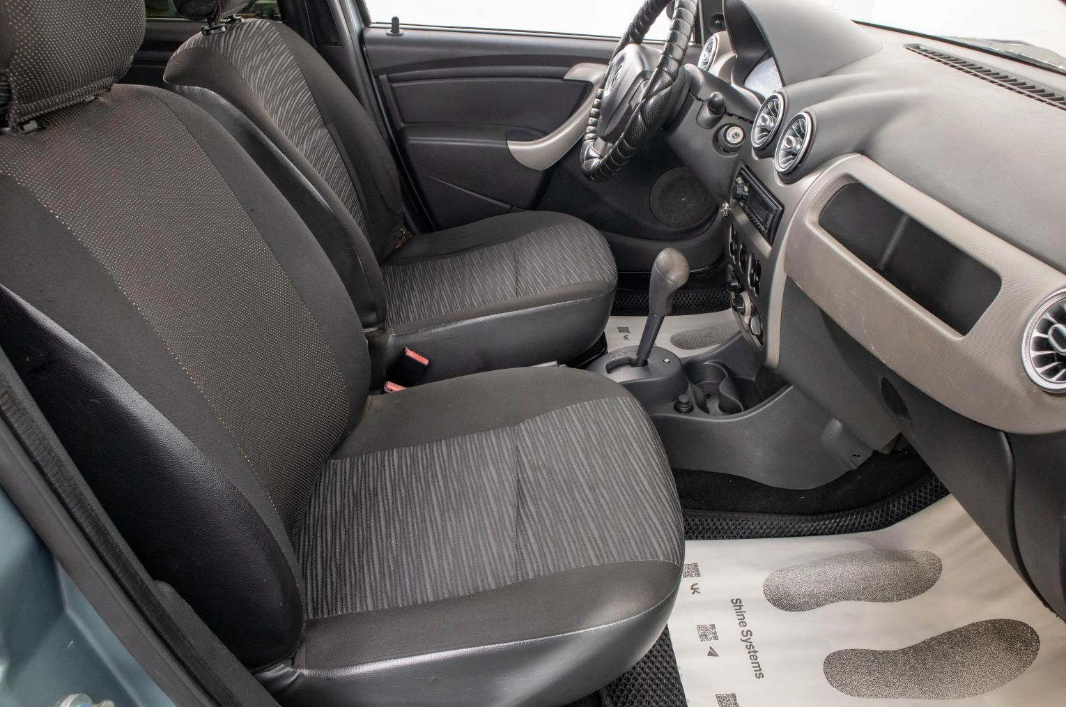 Renault Logan 19 из 22