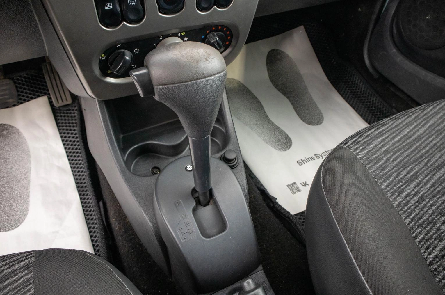 Renault Logan 17 из 22