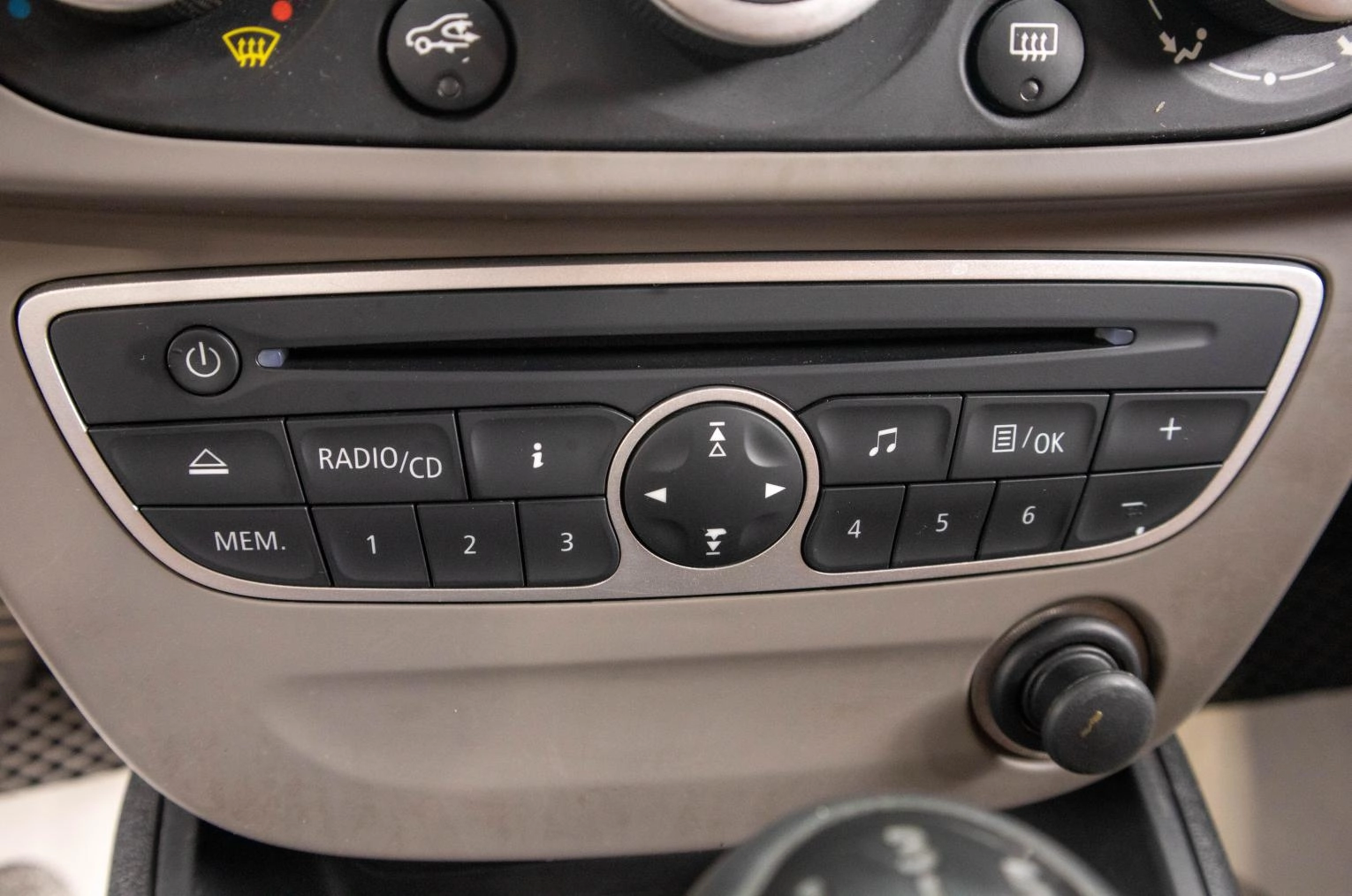 Renault Fluence 18 из 24