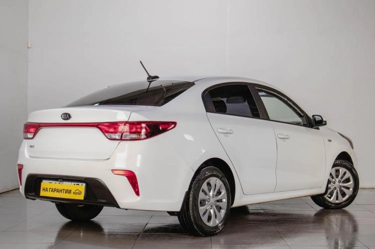 KIA Rio 6 из 19