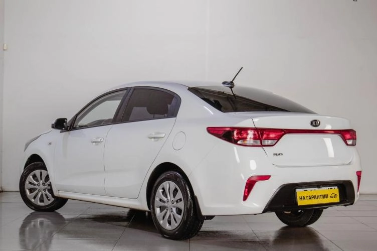 KIA Rio 4 из 19